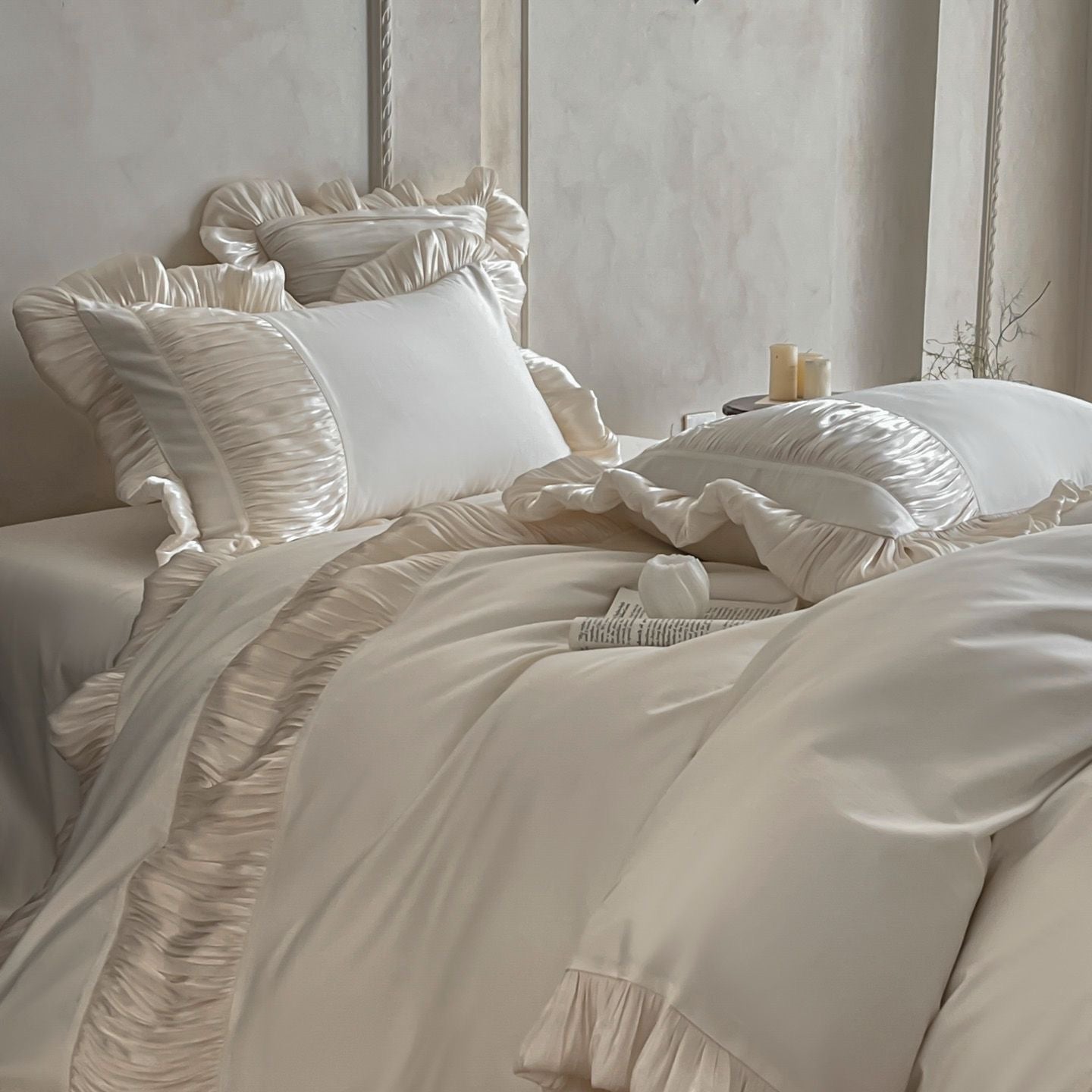 Silk White French Retro Cotton Four-piece Bedding Set